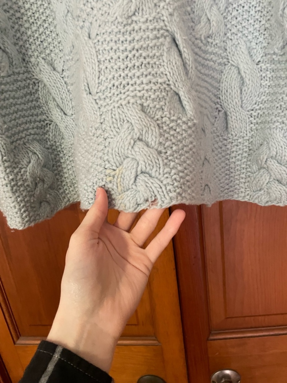 2 WOOL SWEATERS - Picture 6 of 8